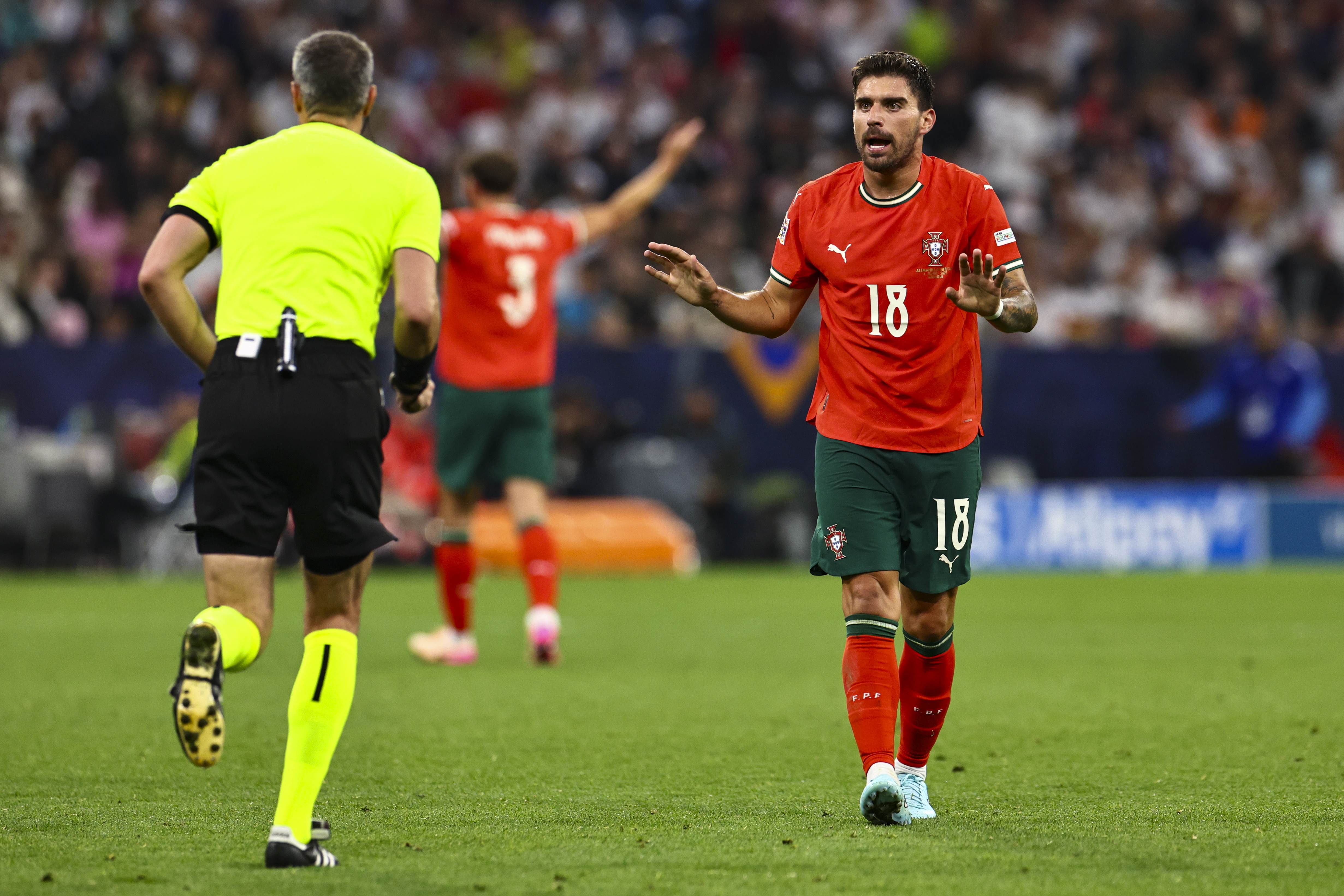 亚博app-葡萄牙体育迎欧超杯关键赛，赛前手感冰凉，媒体盛赞，控场能力受关注的简单介绍